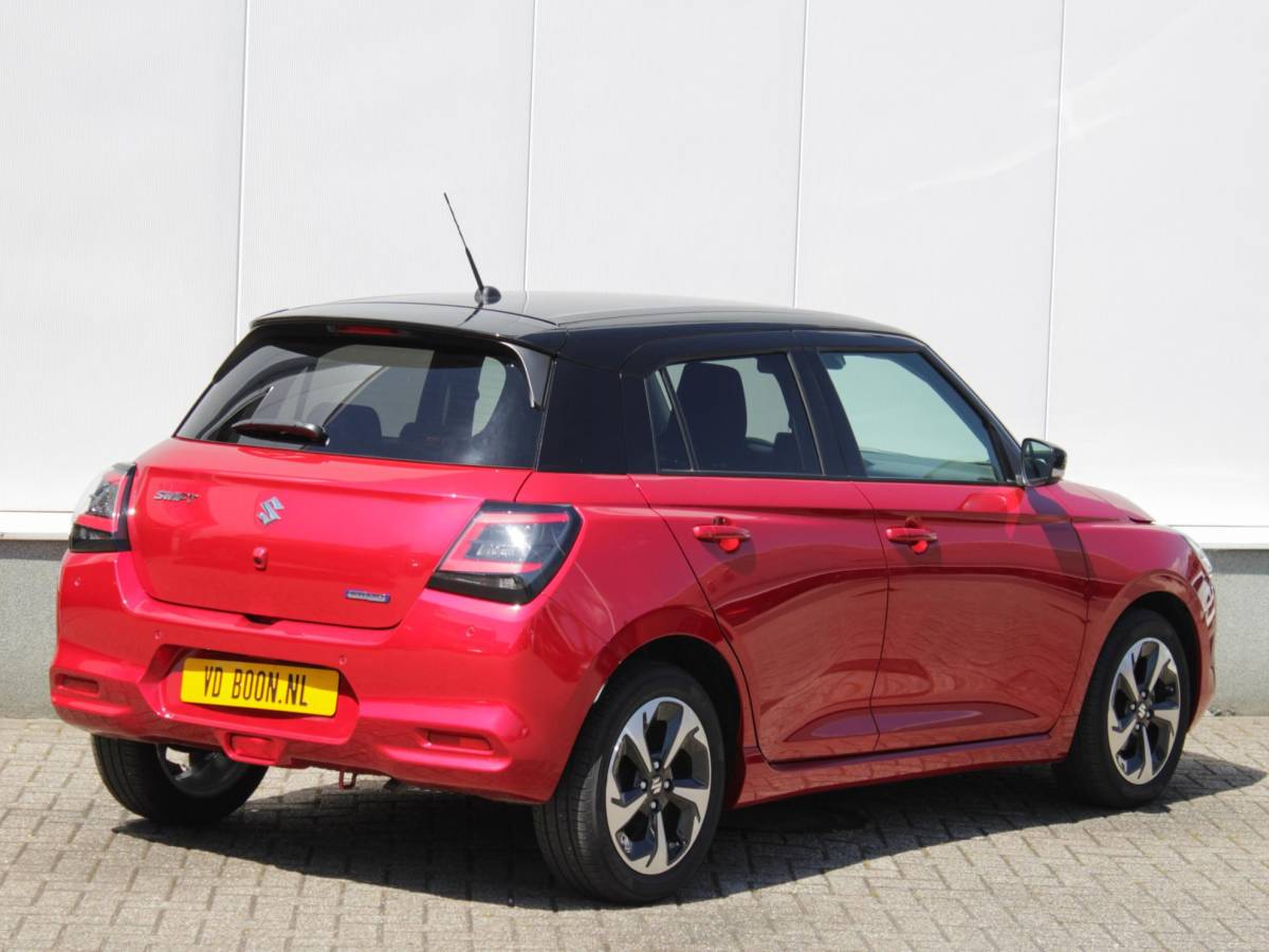 Suzuki Swift Suzuki Swift 1.2 Style Smart Hybrid Automaat | € 2200,- DEALERKORTING! | Snel Rijden!