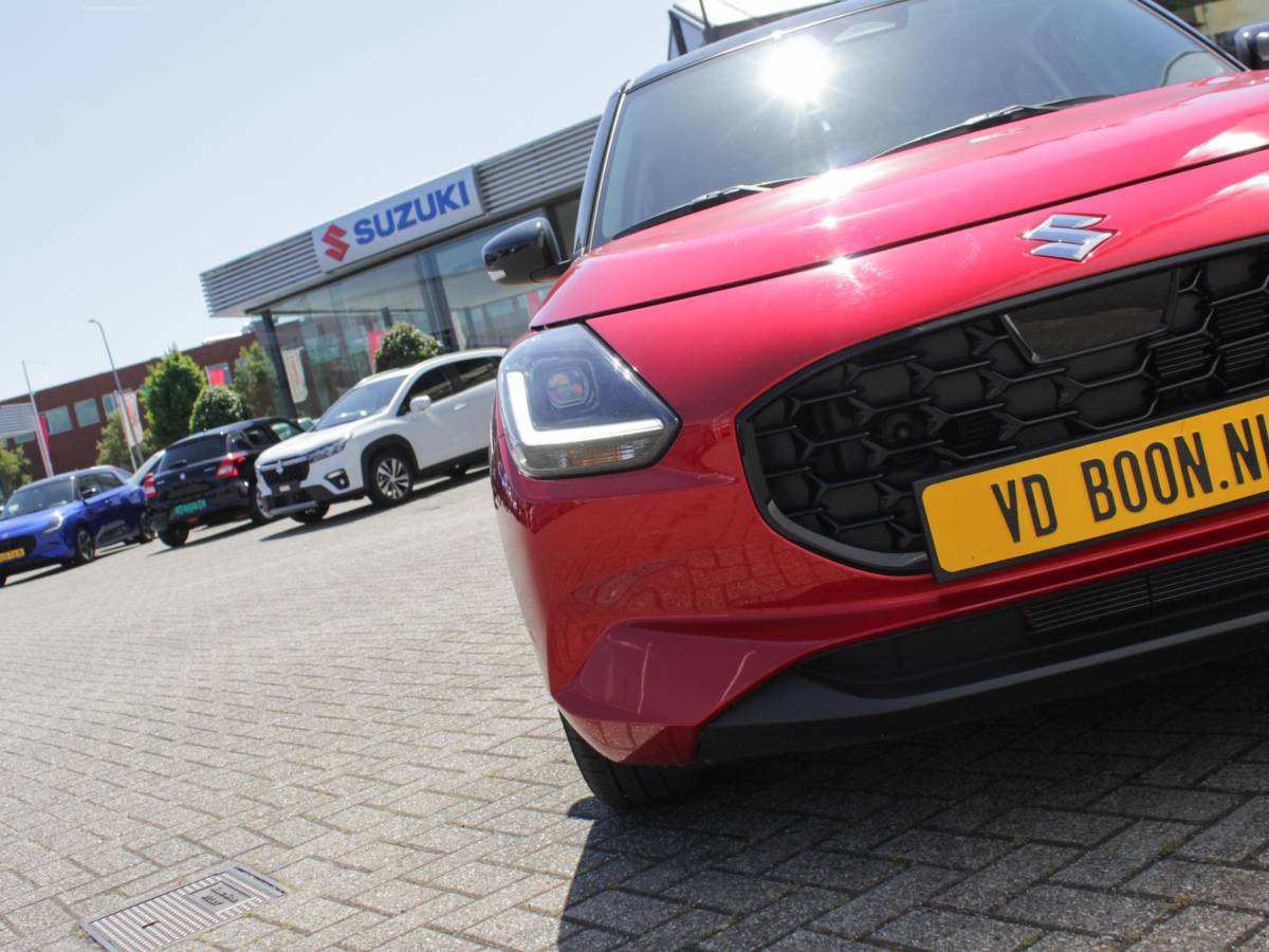 Suzuki Swift Suzuki Swift 1.2 Style Smart Hybrid Automaat | € 2200,- DEALERKORTING! | Snel Rijden!