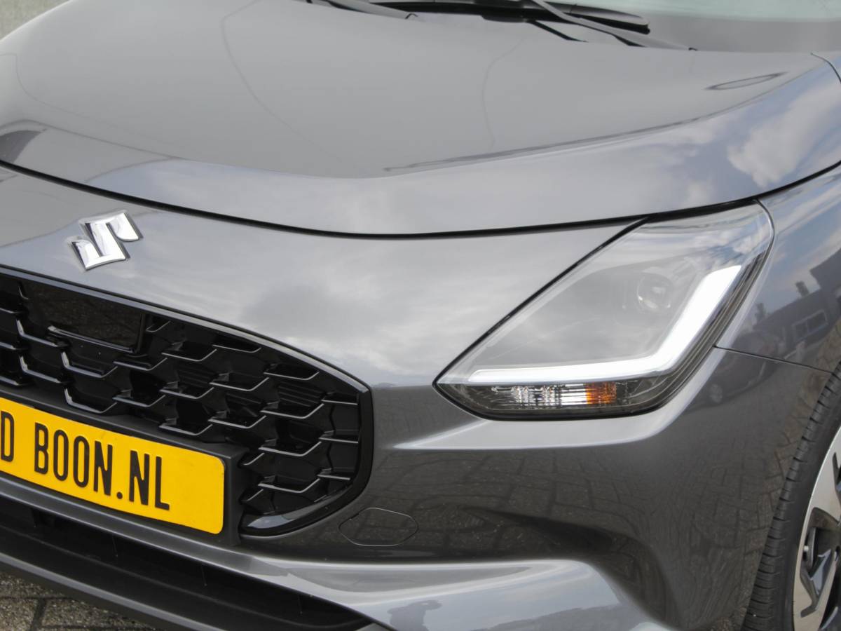 Suzuki Swift Suzuki Swift 1.2 Style Smart Hybrid | € 2200,- DEALERKORTING! | Snel Rijden!