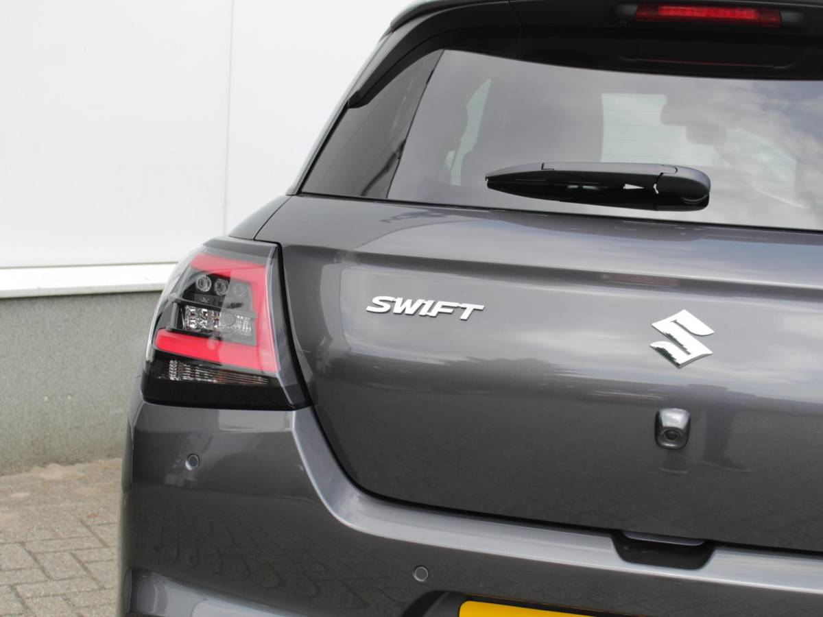 Suzuki Swift Suzuki Swift 1.2 Style Smart Hybrid | € 2200,- DEALERKORTING! | Snel Rijden!