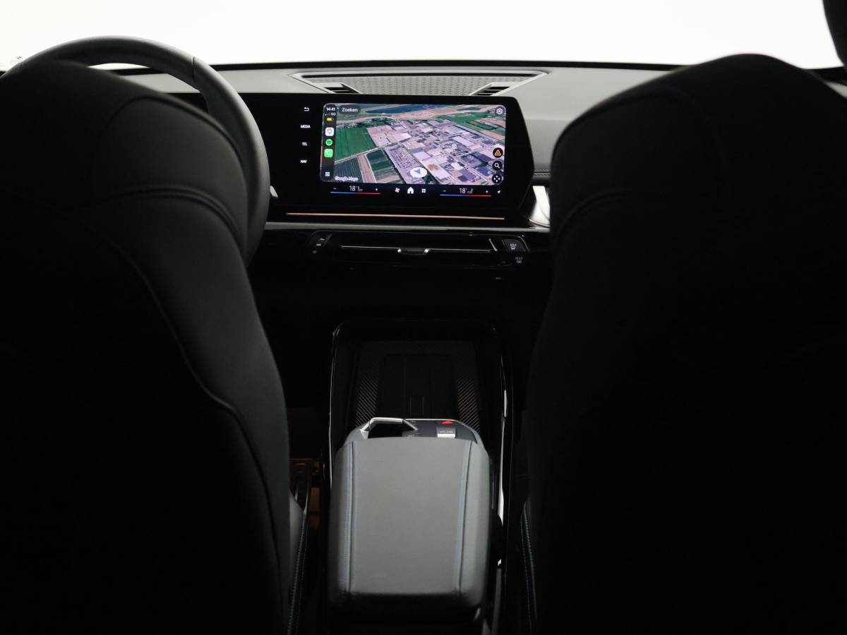 BMW iX1 BMW iX1 eDrive20 67 kWh M-SPORT *46 KM NIEUW* + PANORAMA | PREMIUM | 19 INCH | M-REMMEN