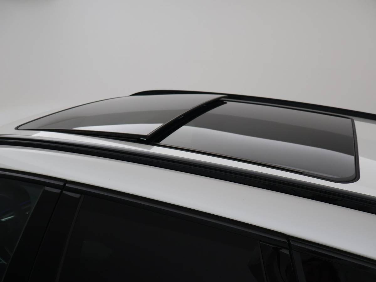 BMW iX1 BMW iX1 eDrive20 67 kWh M-SPORT *46 KM NIEUW* + PANORAMA | PREMIUM | 19 INCH | M-REMMEN