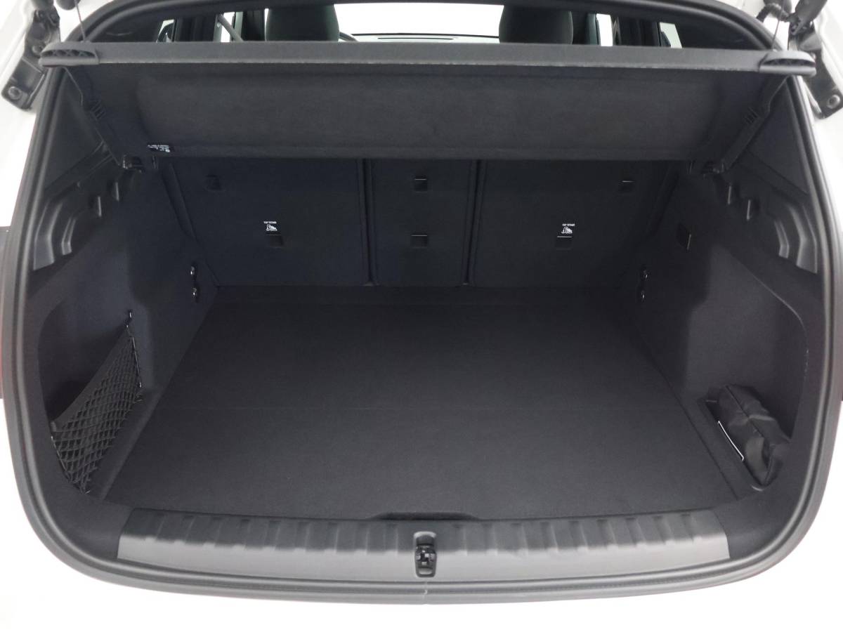 BMW iX1 BMW iX1 eDrive20 67 kWh M-SPORT *46 KM NIEUW* + PANORAMA | PREMIUM | 19 INCH | M-REMMEN