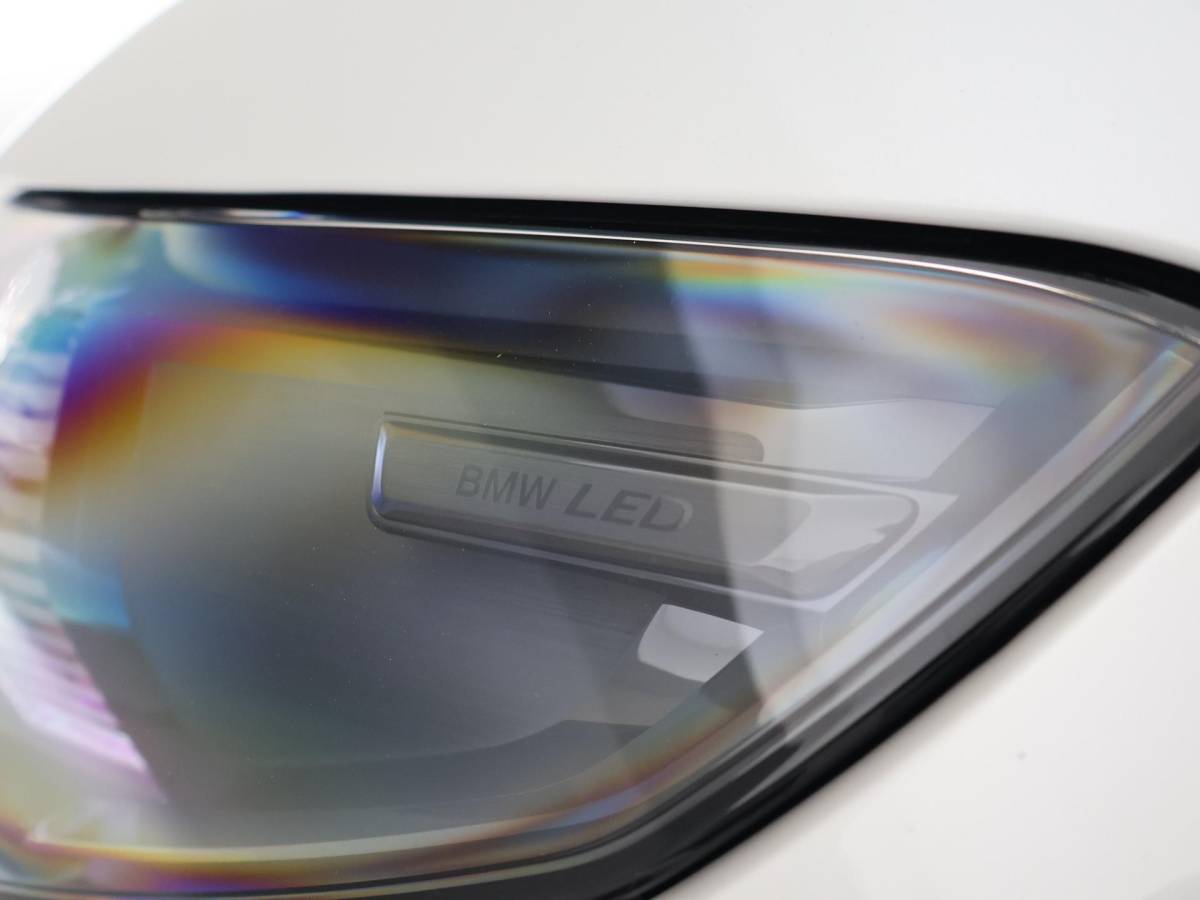 BMW iX1 BMW iX1 eDrive20 67 kWh M-SPORT *46 KM NIEUW* + PANORAMA | PREMIUM | 19 INCH | M-REMMEN