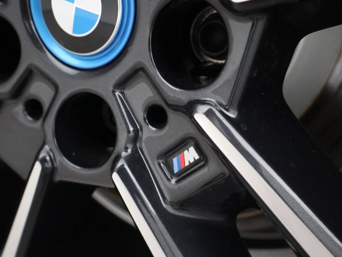 BMW iX1 BMW iX1 eDrive20 67 kWh M-SPORT *46 KM NIEUW* + PANORAMA | PREMIUM | 19 INCH | M-REMMEN