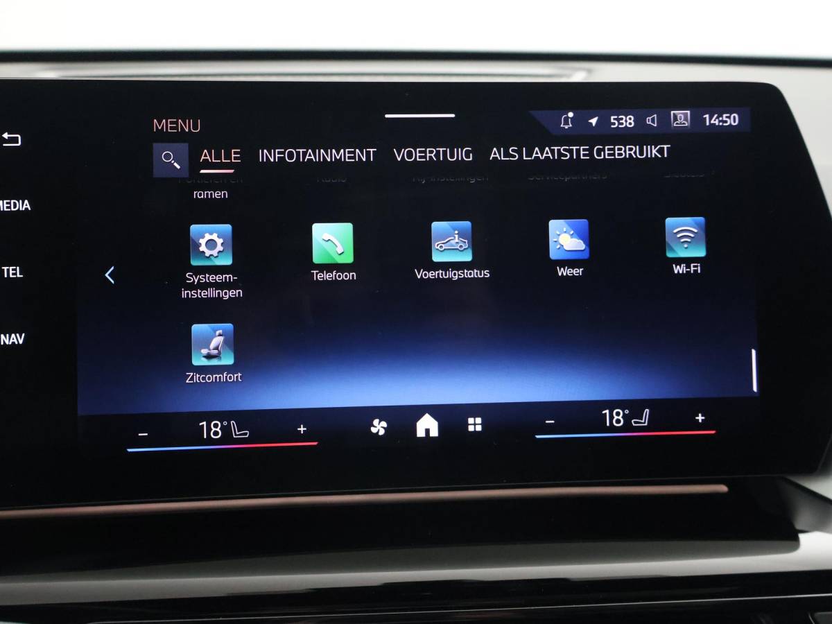 BMW iX1 BMW iX1 eDrive20 67 kWh M-SPORT *46 KM NIEUW* + PANORAMA | PREMIUM | 19 INCH | M-REMMEN