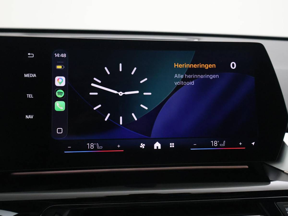 BMW iX1 BMW iX1 eDrive20 67 kWh M-SPORT *46 KM NIEUW* + PANORAMA | PREMIUM | 19 INCH | M-REMMEN