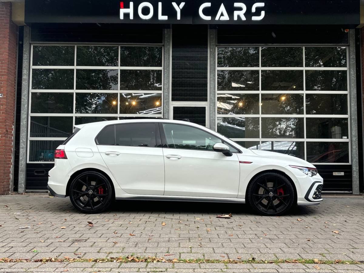Volkswagen Golf Volkswagen GOLF 8 2.0 TSI GTI | PANO | IQ-LIGHT | LEER | H&K | SFEER |
