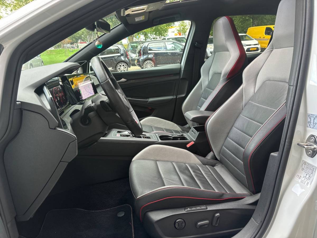 Volkswagen Golf Volkswagen GOLF 8 2.0 TSI GTI | PANO | IQ-LIGHT | LEER | H&K | SFEER |