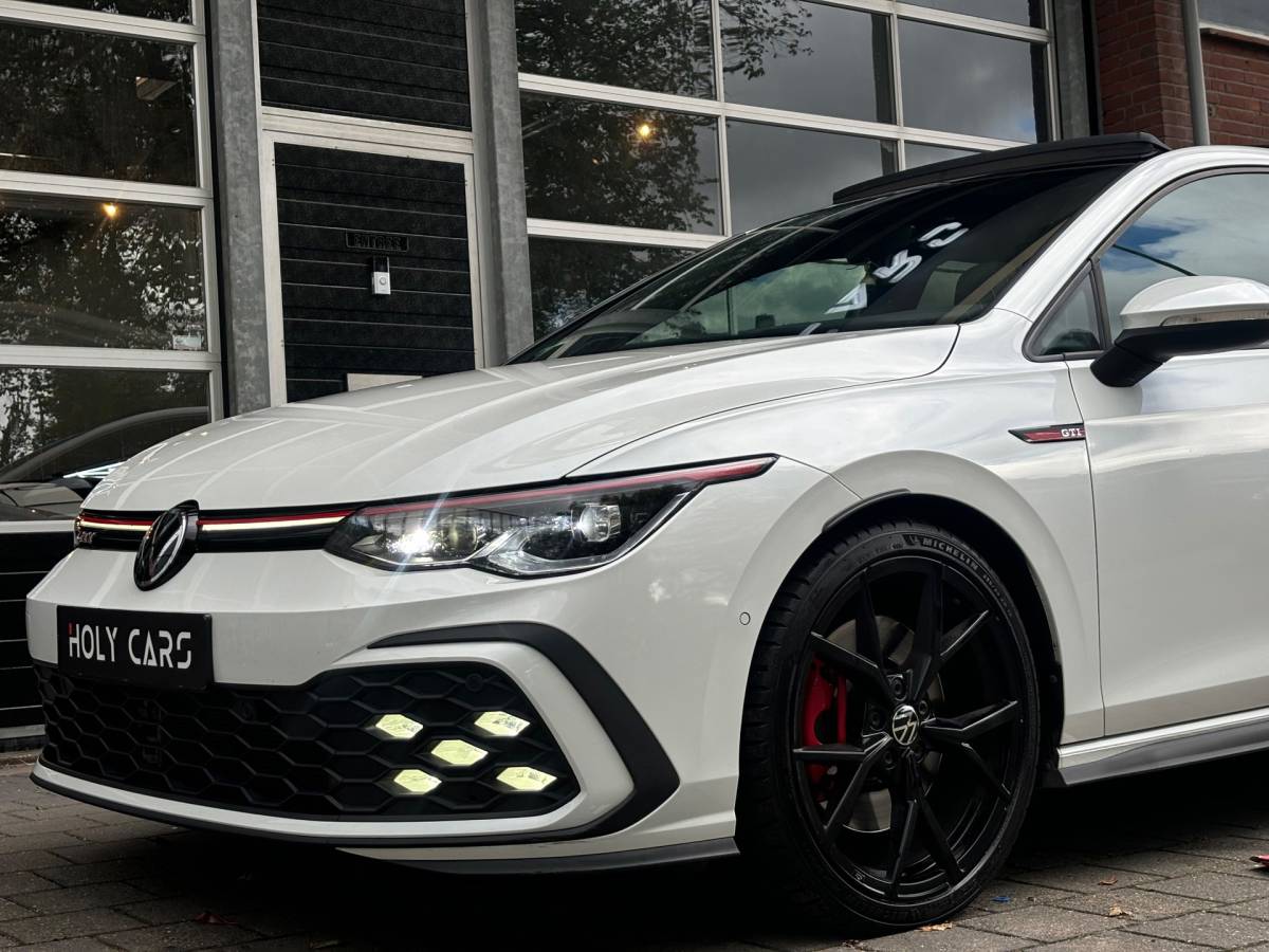 Volkswagen Golf Volkswagen GOLF 8 2.0 TSI GTI | PANO | IQ-LIGHT | LEER | H&K | SFEER |
