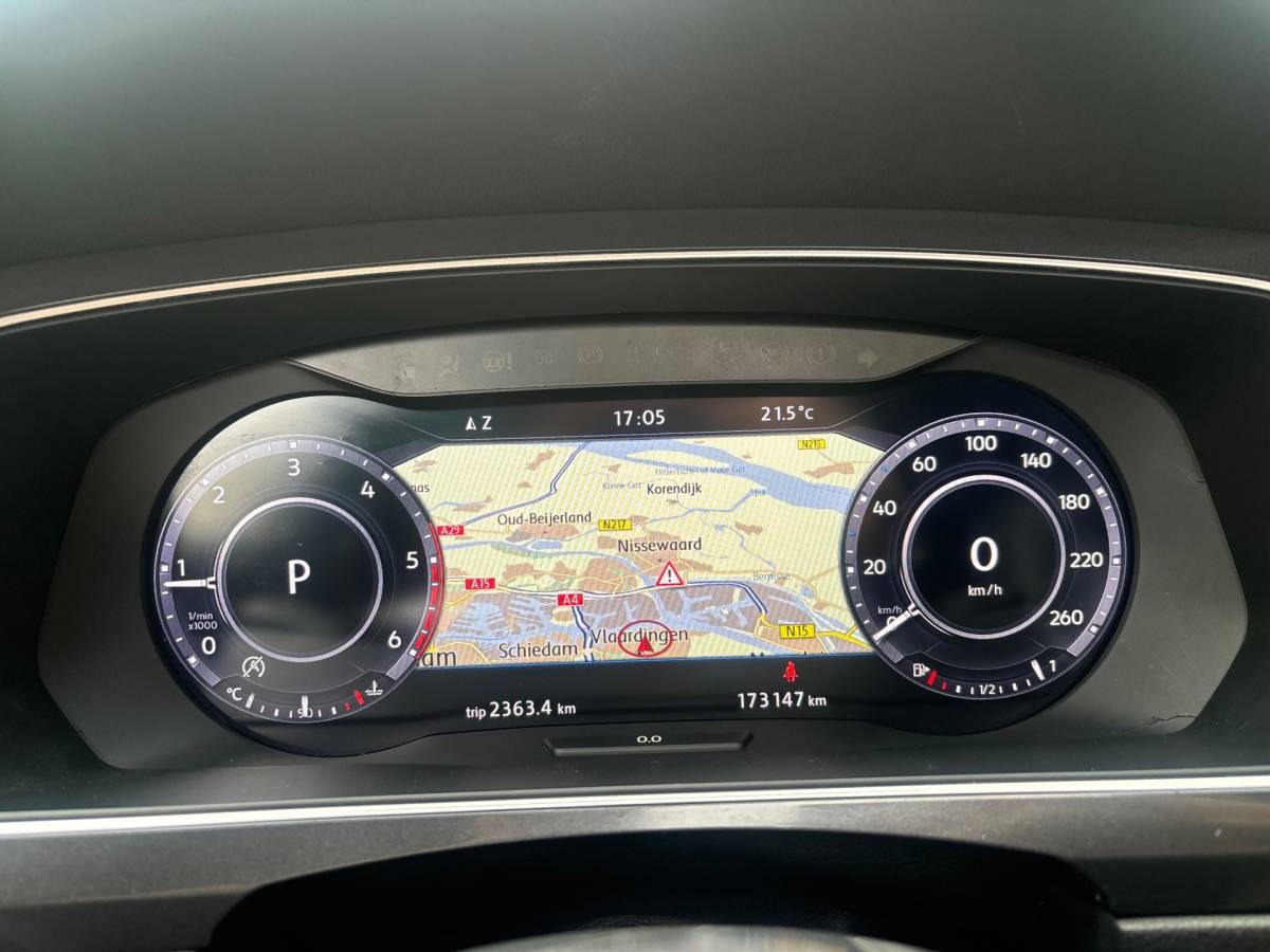 Volkswagen Tiguan Volkswagen Tiguan 2.0 TDI 4Motion 3x R-LINE | PANO | VIRTUAL | LED | LEER |