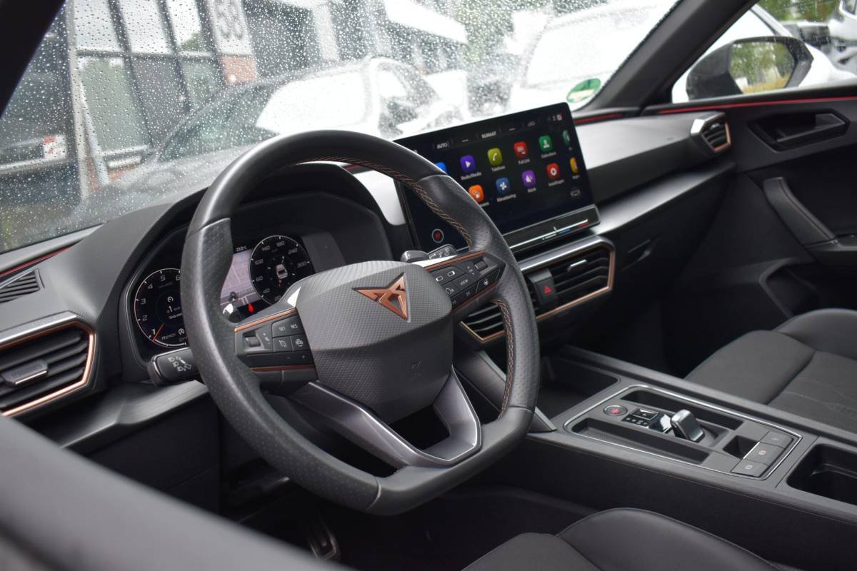 CUPRA Leon Sportstourer CUPRA Leon Sportstourer 2.0 TSI 245PK Keyless Lane ACC