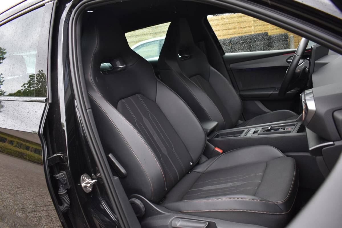 CUPRA Leon Sportstourer CUPRA Leon Sportstourer 2.0 TSI 245PK Keyless Lane ACC