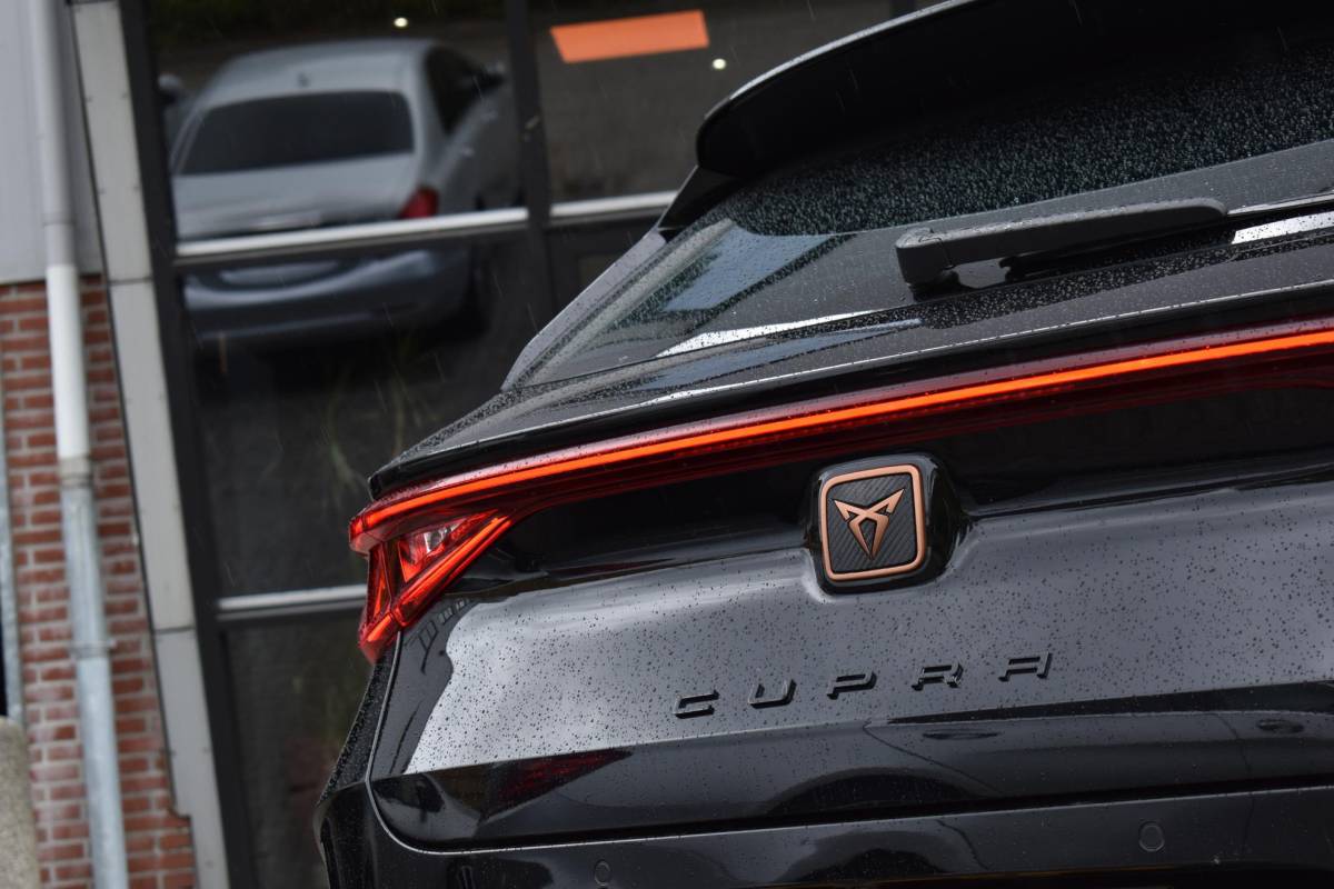CUPRA Leon Sportstourer CUPRA Leon Sportstourer 2.0 TSI 245PK Keyless Lane ACC