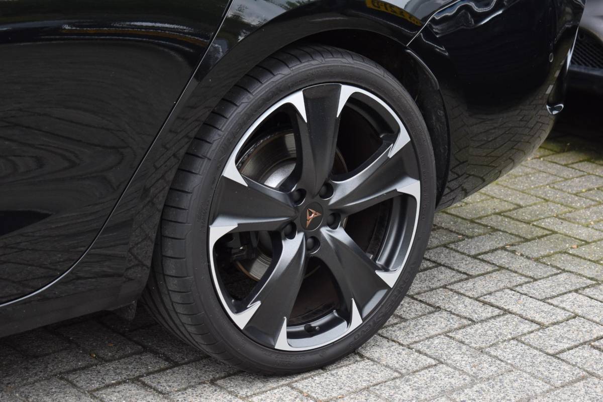 CUPRA Leon Sportstourer CUPRA Leon Sportstourer 2.0 TSI 245PK Keyless Lane ACC