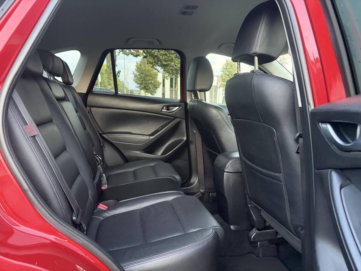 Mazda CX-5 Mazda CX-5 2.0 SkyActiv-G 165 Skylease GT 2WD ✓Recent beurt gehad✓Automaat✓2e Eigenaar✓Camera✓Trekhaak✓Navi✓Leder✓Keyless✓Pdc V+A✓Winterset✓165pk✓Stoelverw✓Elekt Memory Stoelen✓Rijstrooksensor✓Dodehoeksensor✓N.A.P✓Bj 12-2015✓Apk tot 07-2027