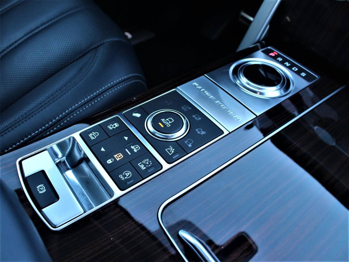 Land Rover Range Rover Land Rover Range Rover Autobiography Dynamic 5.0 V8 552PK/Apple Carplay/Panorama dak/Leder/Prof. Sound System/Adaptieve Cruise/Koelkast V+A/Tv schermen/Eletr. trekhaak/22″Velgen(MET GARANTIE*)