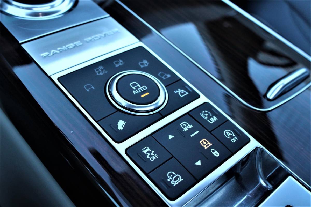 Land Rover Range Rover Land Rover Range Rover Autobiography Dynamic 5.0 V8 552PK/Apple Carplay/Panorama dak/Leder/Prof. Sound System/Adaptieve Cruise/Koelkast V+A/Tv schermen/Eletr. trekhaak/22″Velgen(MET GARANTIE*)