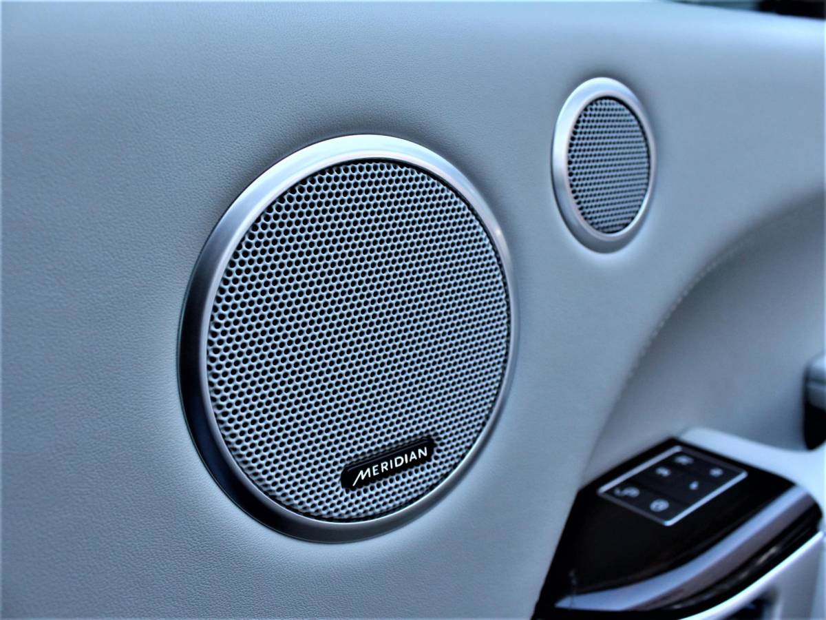 Land Rover Range Rover Land Rover Range Rover Autobiography Dynamic 5.0 V8 552PK/Apple Carplay/Panorama dak/Leder/Prof. Sound System/Adaptieve Cruise/Koelkast V+A/Tv schermen/Eletr. trekhaak/22″Velgen(MET GARANTIE*)
