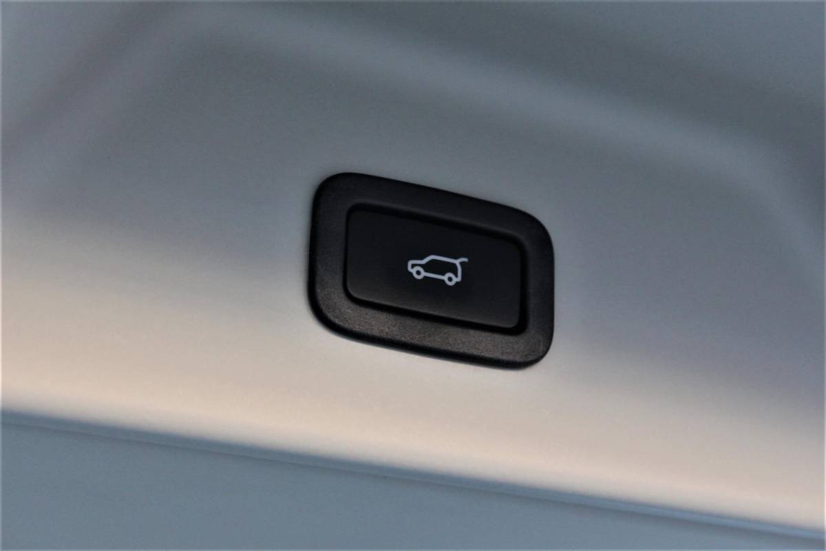 Land Rover Range Rover Land Rover Range Rover Autobiography Dynamic 5.0 V8 552PK/Apple Carplay/Panorama dak/Leder/Prof. Sound System/Adaptieve Cruise/Koelkast V+A/Tv schermen/Eletr. trekhaak/22″Velgen(MET GARANTIE*)