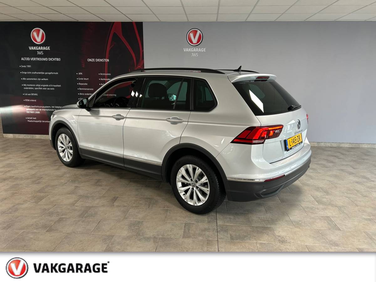Volkswagen Tiguan Volkswagen Tiguan 1.5 TSI Life rijklaar incl afl. beurt. en garantie.