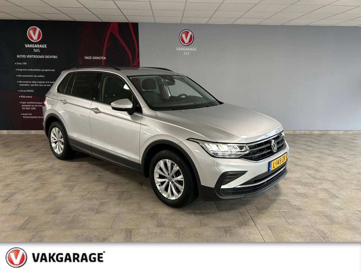Volkswagen Tiguan Volkswagen Tiguan 1.5 TSI Life rijklaar incl afl. beurt. en garantie.