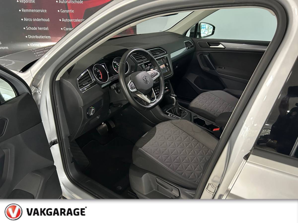Volkswagen Tiguan Volkswagen Tiguan 1.5 TSI Life rijklaar incl afl. beurt. en garantie.