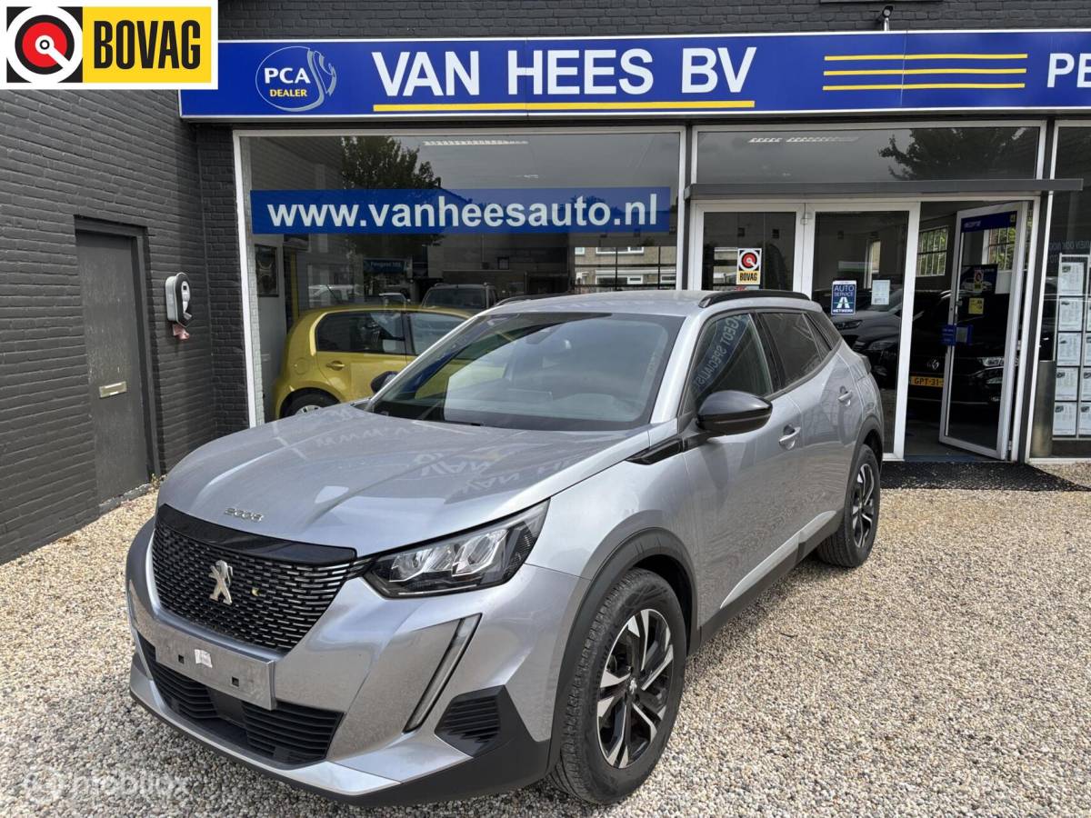 Peugeot 2008 Peugeot 2008 1.2 PureTech Allure 130 pk navigatie en camera cruise control