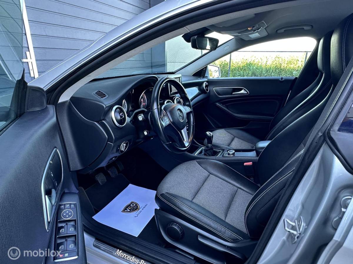 Mercedes-Benz CLA Mercedes CLA-klasse 180 BlueEFF. Edition !!NETTE AUTO!!