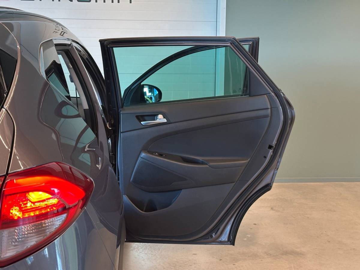 Hyundai Tucson Hyundai Tucson 1.6 T-GDi 4WD AUTOMAAT PREMIUM|CLIMA AIRCO|PANORAMADAK|CRUISECONTROL|LEDEREN BEKLEDING|TREKHAAK|XENON|NAVIGATIE|NAP