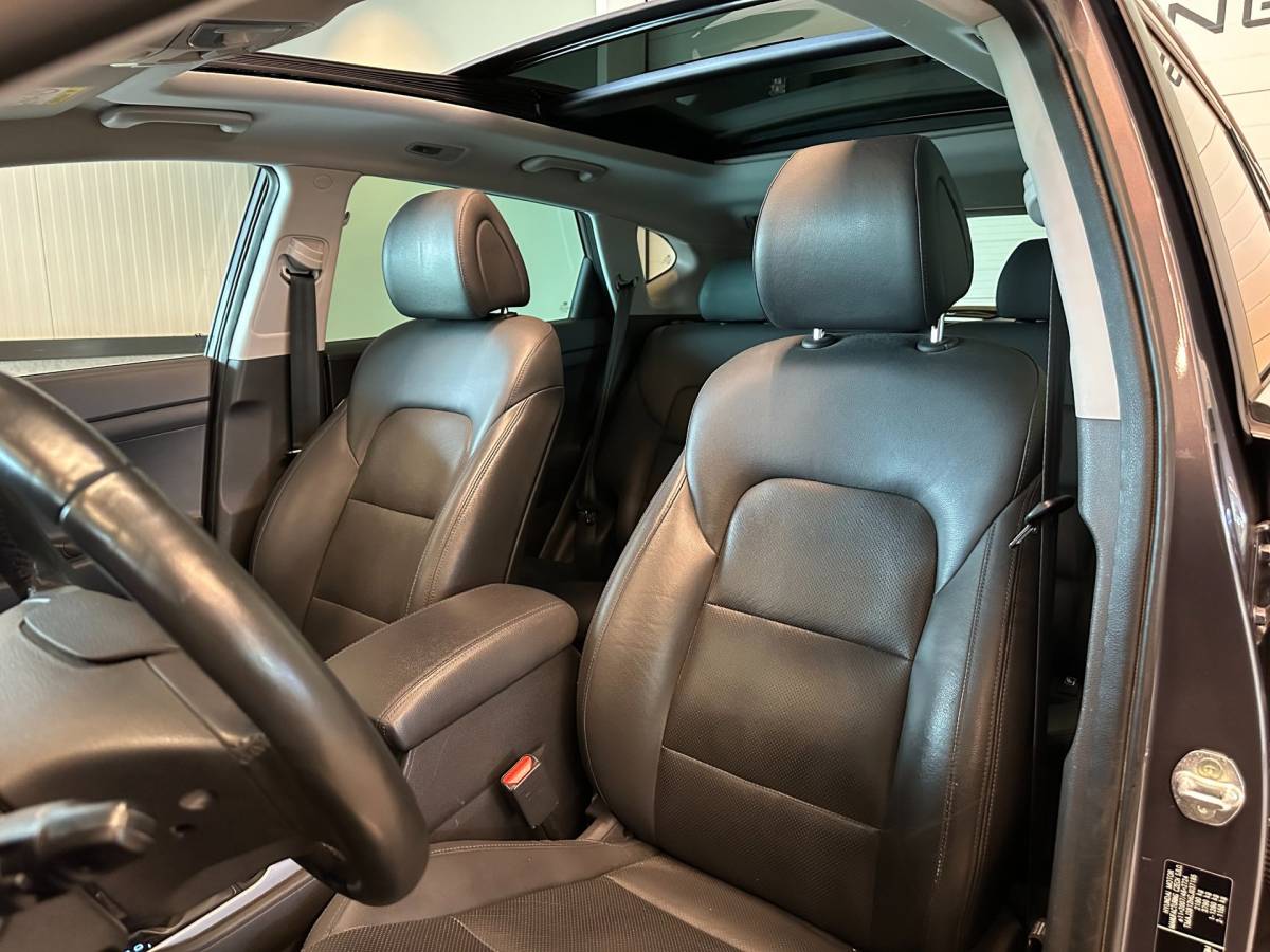 Hyundai Tucson Hyundai Tucson 1.6 T-GDi 4WD AUTOMAAT PREMIUM|CLIMA AIRCO|PANORAMADAK|CRUISECONTROL|LEDEREN BEKLEDING|TREKHAAK|XENON|NAVIGATIE|NAP