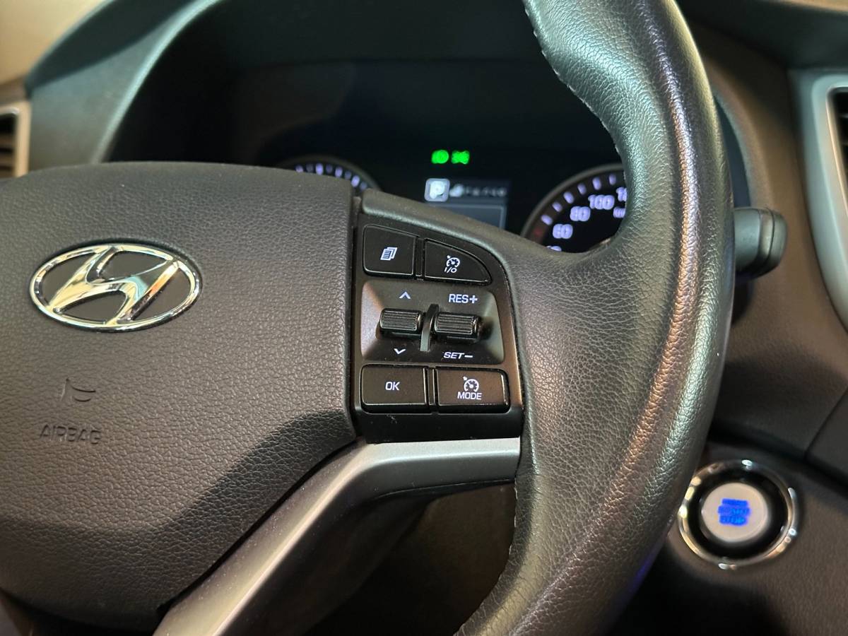 Hyundai Tucson Hyundai Tucson 1.6 T-GDi 4WD AUTOMAAT PREMIUM|CLIMA AIRCO|PANORAMADAK|CRUISECONTROL|LEDEREN BEKLEDING|TREKHAAK|XENON|NAVIGATIE|NAP