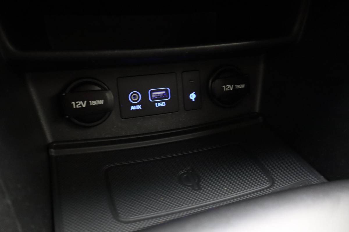 Hyundai Kona Hyundai Kona 1.0T 120pk Fashion | Navigatie | Trekhaak | Climate control | Achteruitrijcamera | Cruise control | Keyless | Lichtmetalen velgen | Parkeersensoren