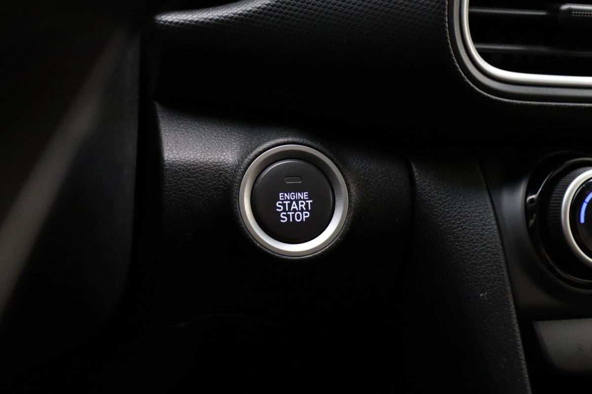 Hyundai Kona Hyundai Kona 1.0T 120pk Fashion | Navigatie | Trekhaak | Climate control | Achteruitrijcamera | Cruise control | Keyless | Lichtmetalen velgen | Parkeersensoren