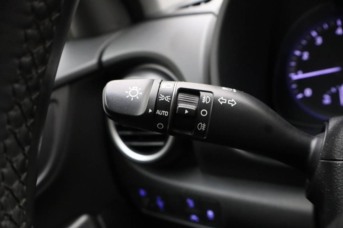 Hyundai Kona Hyundai Kona 1.0T 120pk Fashion | Navigatie | Trekhaak | Climate control | Achteruitrijcamera | Cruise control | Keyless | Lichtmetalen velgen | Parkeersensoren