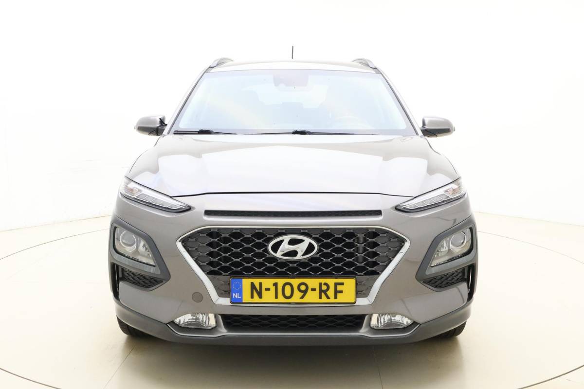 Hyundai Kona Hyundai Kona 1.0T 120pk Fashion | Navigatie | Trekhaak | Climate control | Achteruitrijcamera | Cruise control | Keyless | Lichtmetalen velgen | Parkeersensoren