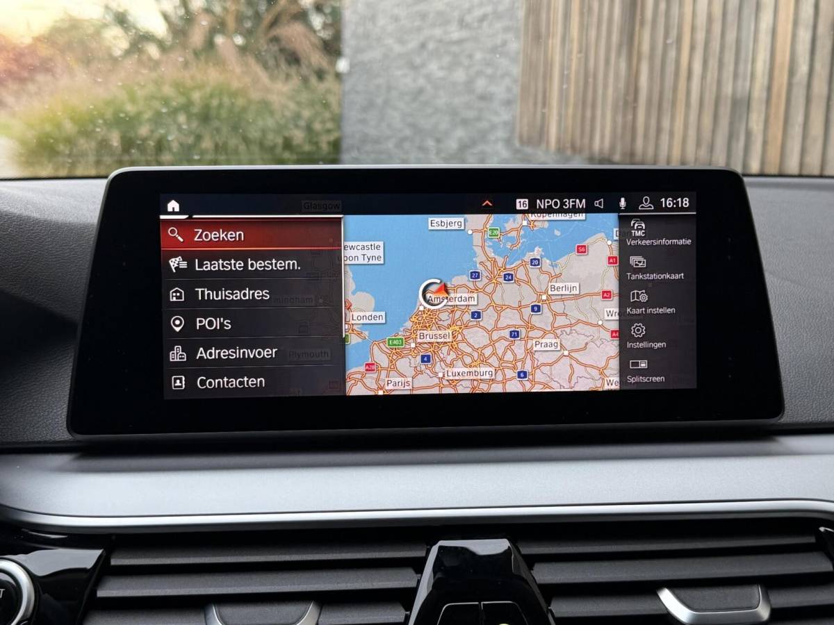BMW 5 Serie BMW 5-serie Touring 520i High Executive Automaat | Apple CarPlay | Leren bekleding | Stoelverwarming | LED verlichting | Comfortstoelen met memory-functie | Draadloze telefoonlader | Achteruitrijcamera