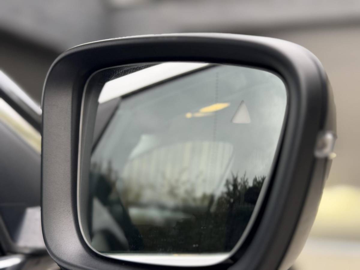 BMW 5 Serie BMW 5-serie Touring 520i High Executive Automaat | Apple CarPlay | Leren bekleding | Stoelverwarming | LED verlichting | Comfortstoelen met memory-functie | Draadloze telefoonlader | Achteruitrijcamera