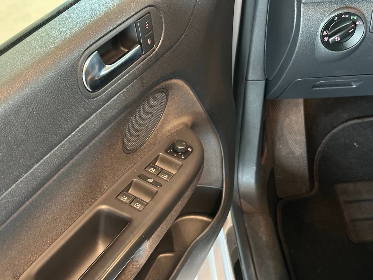 Volkswagen Golf Plus Volkswagen Golf Plus 1.2 TSI AUTOMAAT HIGHLINE-uitv|CLIMA AIRCO|ISOFIX|TREKHAAK|STOELVERWARMING|PARKEERSENSOREN|nwe APK+OH-BEURT