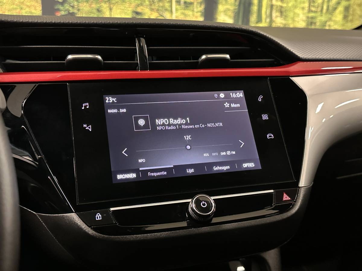 Opel Corsa Opel Corsa 1.2 GS Line | Cruise Control | Apple Carplay | Android Auto | Achteruitrijcamera | Parkeersensoren | Dodehoeksensor | DAB | Lane Assist