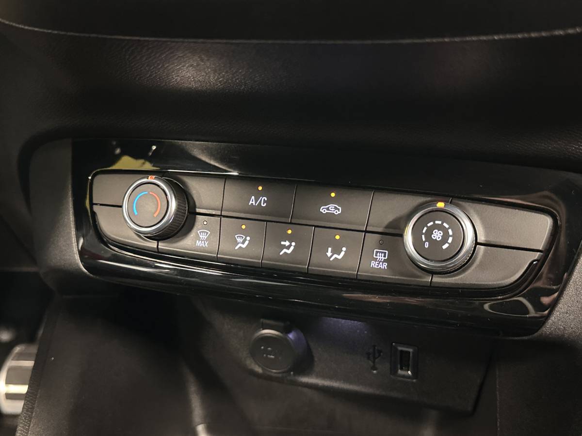 Opel Corsa Opel Corsa 1.2 GS Line | Cruise Control | Apple Carplay | Android Auto | Achteruitrijcamera | Parkeersensoren | Dodehoeksensor | DAB | Lane Assist