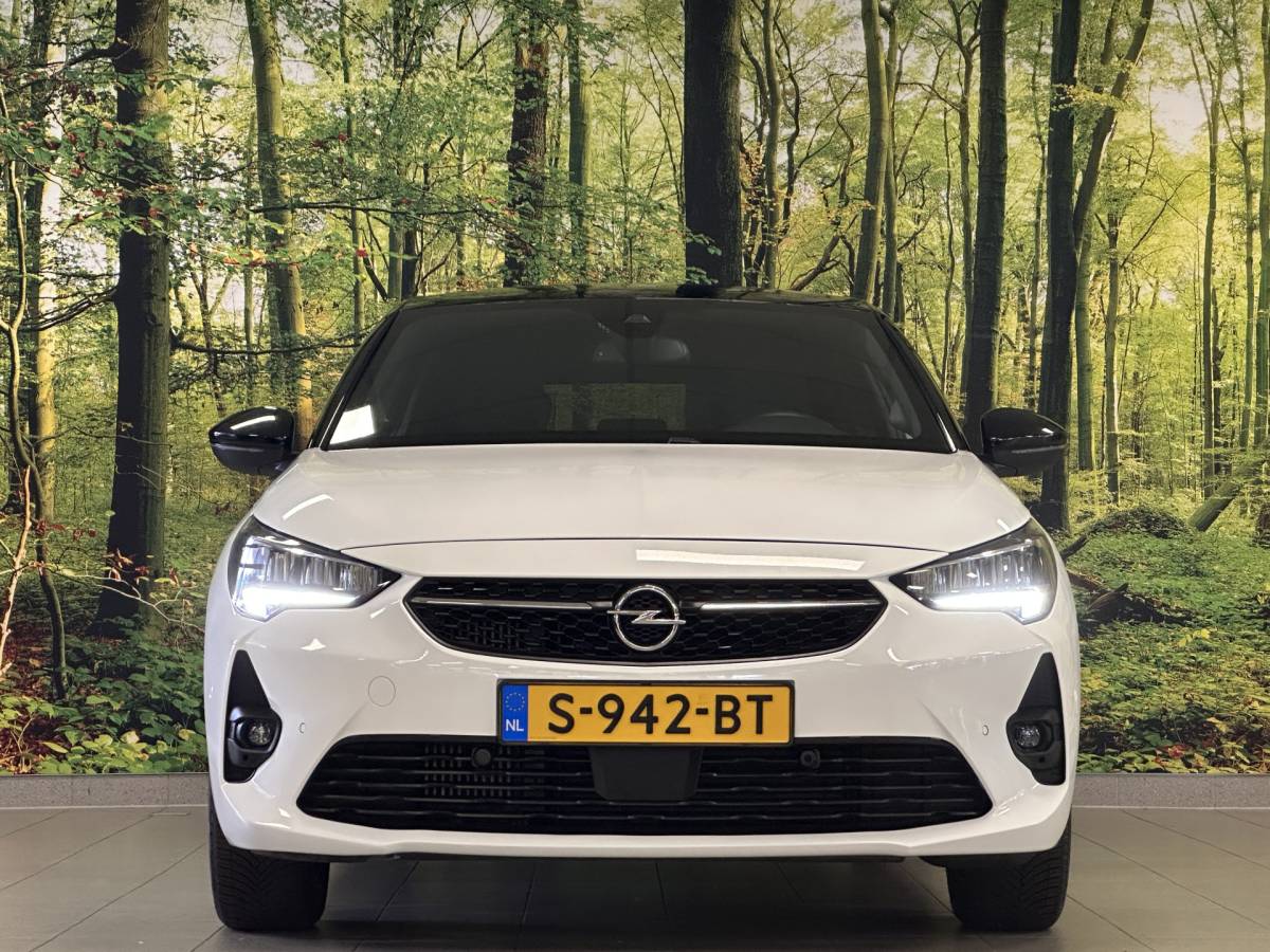 Opel Corsa Opel Corsa 1.2 GS Line | Cruise Control | Apple Carplay | Android Auto | Achteruitrijcamera | Parkeersensoren | Dodehoeksensor | DAB | Lane Assist