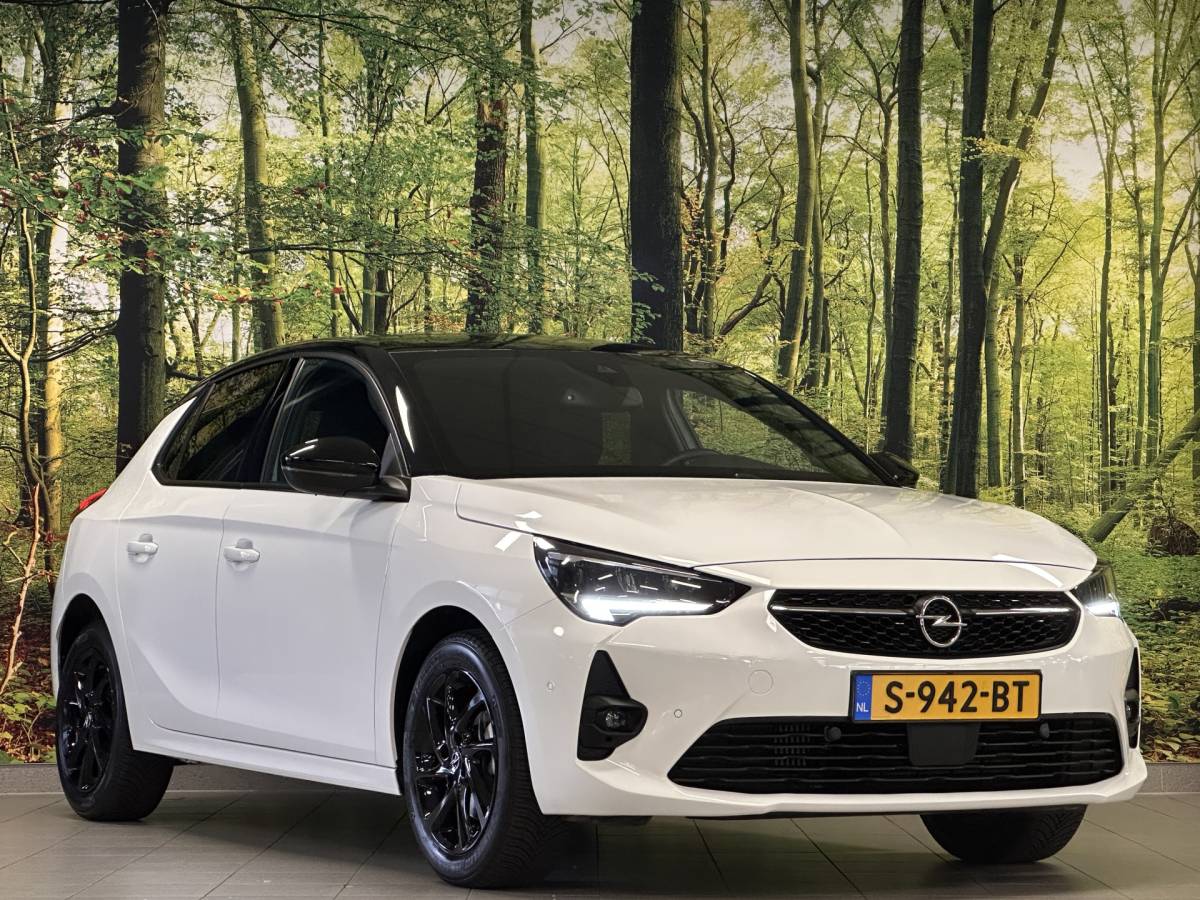 Opel Corsa Opel Corsa 1.2 GS Line | Cruise Control | Apple Carplay | Android Auto | Achteruitrijcamera | Parkeersensoren | Dodehoeksensor | DAB | Lane Assist