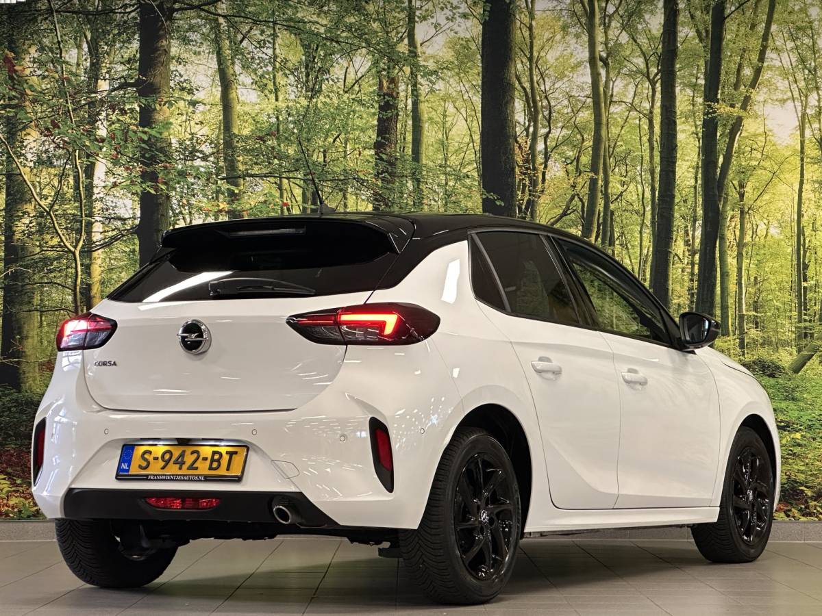 Opel Corsa Opel Corsa 1.2 GS Line | Cruise Control | Apple Carplay | Android Auto | Achteruitrijcamera | Parkeersensoren | Dodehoeksensor | DAB | Lane Assist