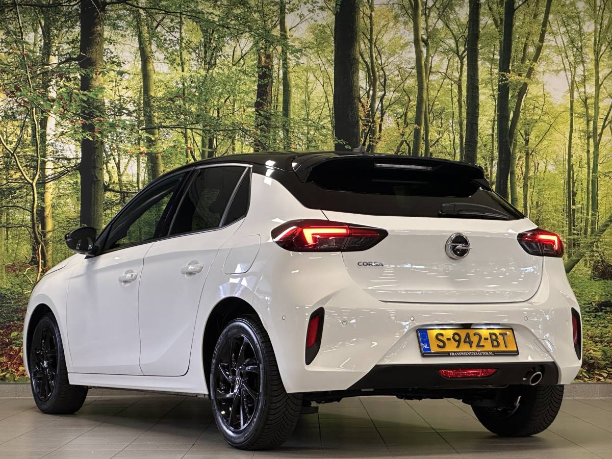 Opel Corsa Opel Corsa 1.2 GS Line | Cruise Control | Apple Carplay | Android Auto | Achteruitrijcamera | Parkeersensoren | Dodehoeksensor | DAB | Lane Assist