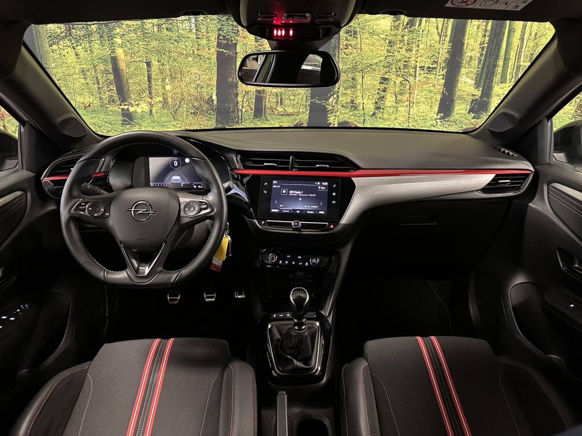 Opel Corsa Opel Corsa 1.2 GS Line | Cruise Control | Apple Carplay | Android Auto | Achteruitrijcamera | Parkeersensoren | Dodehoeksensor | DAB | Lane Assist