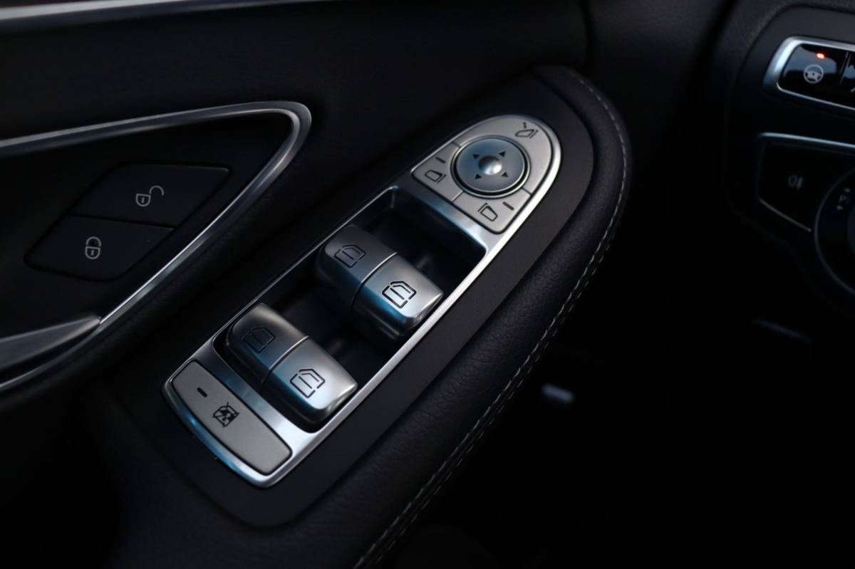 Mercedes-Benz C-Klasse Mercedes-Benz C-klasse 400 4MATIC Prestige | Pano | Elektrische Stoelen | Burmester | Stoelverwarming | Adaptieve Cruise | Leder