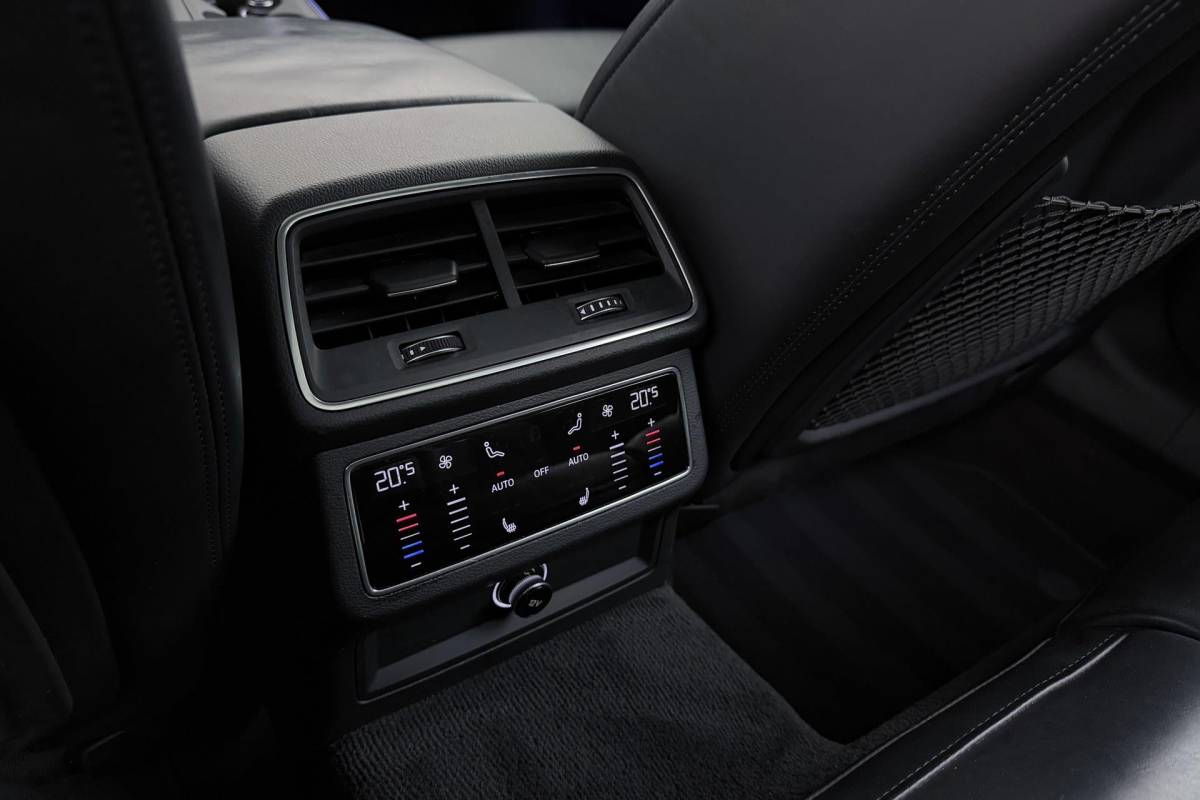 Audi A6 Audi A6 Avant 45 TFSI quattro Sport Pro Line | Trekhaak | Panoramadak | 4-Zone Clima | Camera | Stoelverwarming V+A |