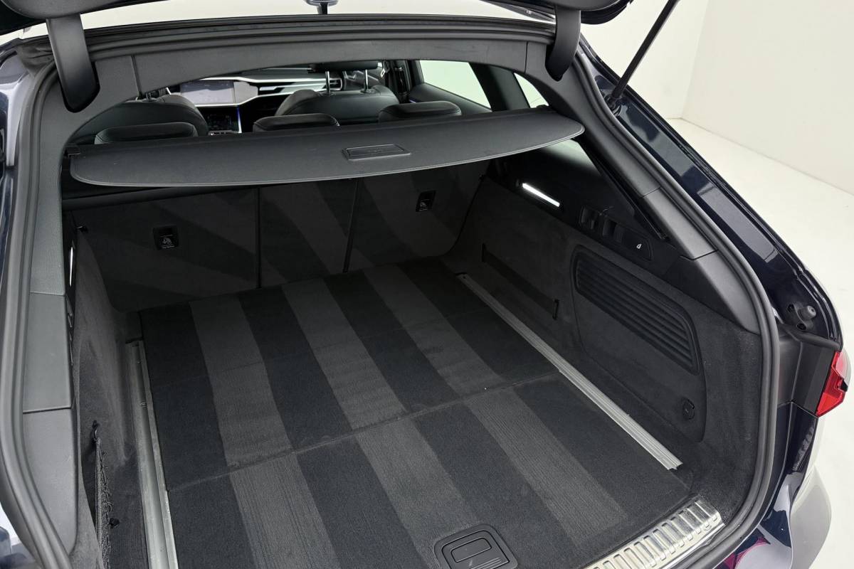 Audi A6 Audi A6 Avant 45 TFSI quattro Sport Pro Line | Trekhaak | Panoramadak | 4-Zone Clima | Camera | Stoelverwarming V+A |