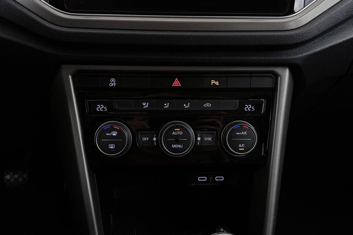 Volkswagen T-Roc Volkswagen T-Roc 1.0 TSI Style Business | Trekhaak | Org NL | Digital Cockpit | Camera | CarPlay |
